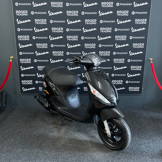 Piaggio Zip - 50 - 4T 2V - 2016 - Preto Mate - 2.368km - Estado novo !!