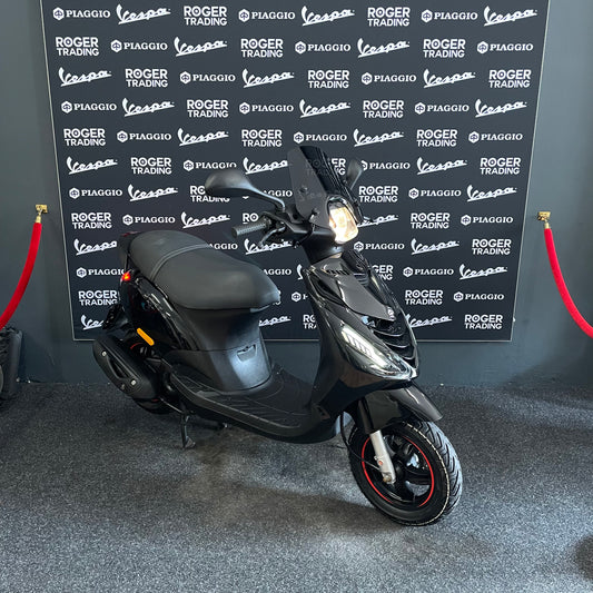 Piaggio Zip - 50 - 4T 2V - 2016 - Preto Mate - 2.368km - Estado novo !!