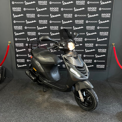 Piaggio Zip - 50 - 4T 2V - 2016 - Noir mat - 2 368 km - État neuf !!