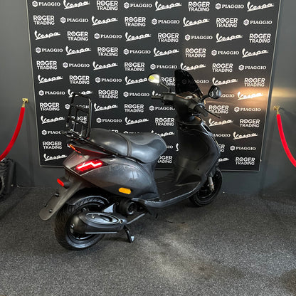 Piaggio Zip - 50 - 4T 2V - 2016 - Noir mat - 2 368 km - État neuf !!