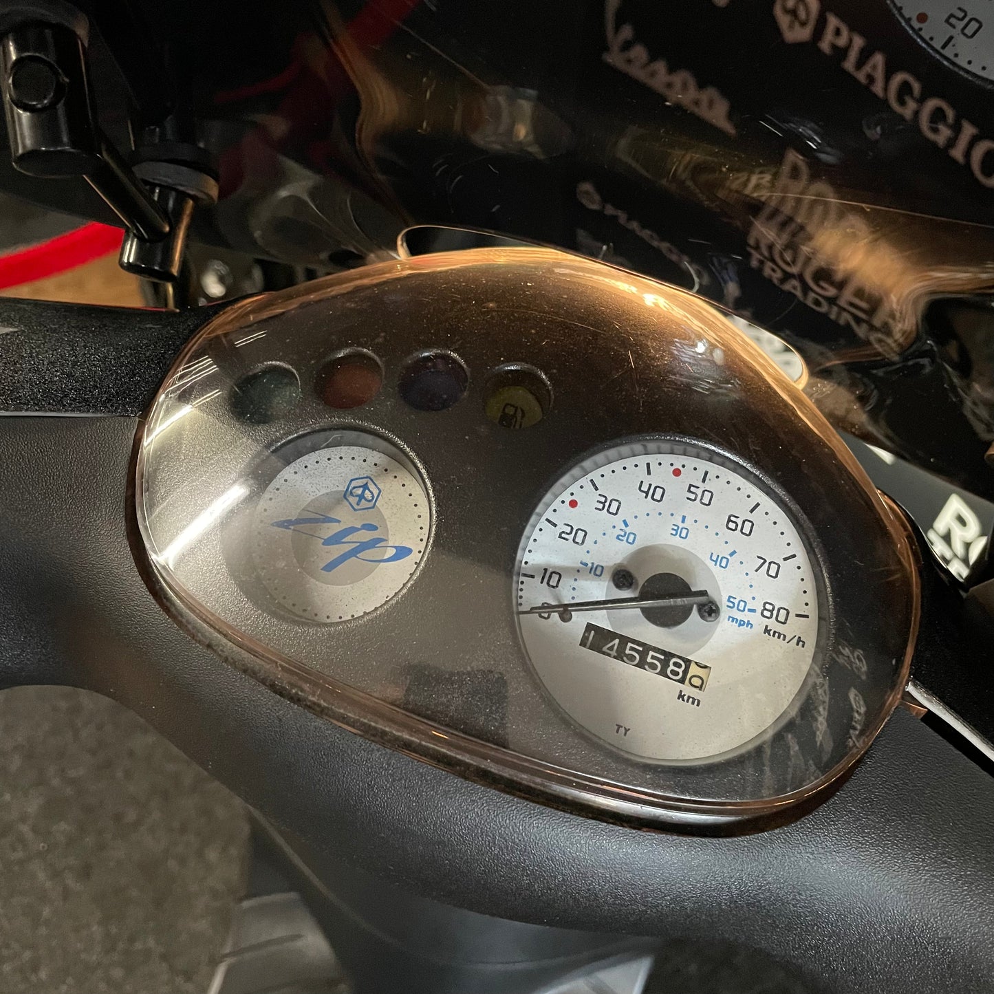 Piaggio Zip - 50 - 4T 2V - 2016 - Noir mat - 2 368 km - État neuf !!