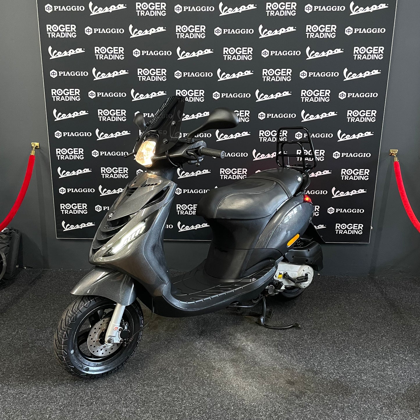 Piaggio Zip - 50 - 4T 2V - 2016 - Noir mat - 2 368 km - État neuf !!