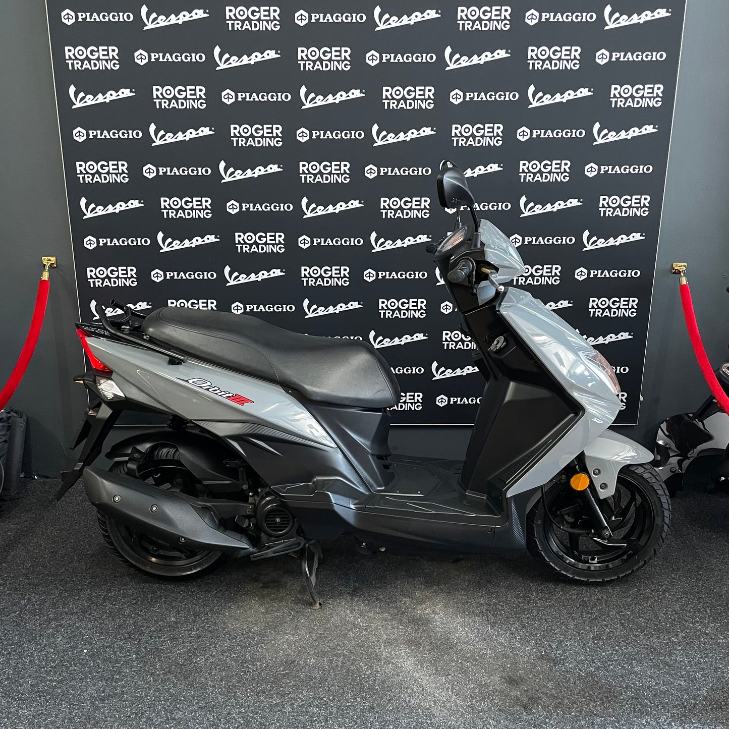 Sym Orbit III - 50 - Brom - 4T E4 - Nardo Grey -  2022 - Nieuwstaat!