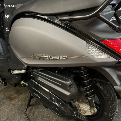 Sym Mio 50i - 50 - Snor - 4T E5 - Mat Grey -  2021 - 17.454km 1e eigenaar!