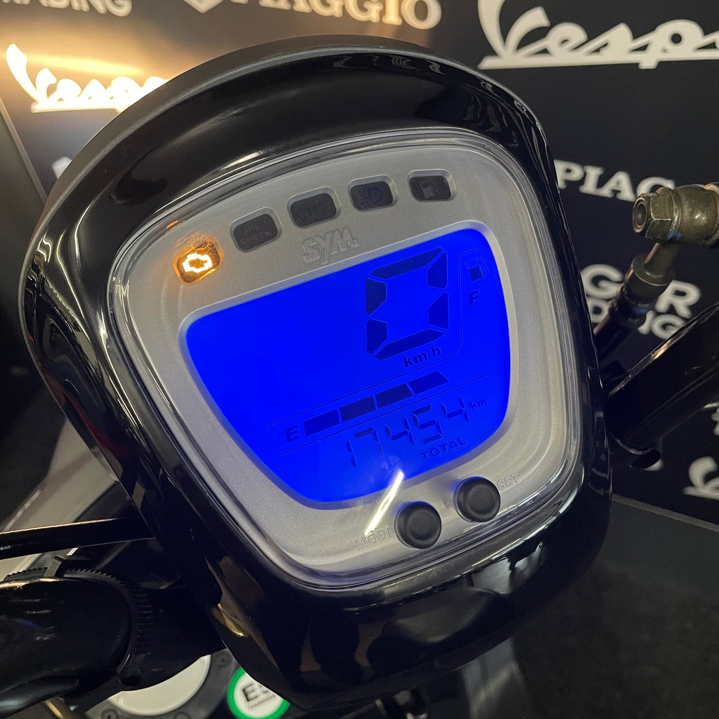 Sym Mio 50i - 50 - Snor - 4T E5 - Mat Grey -  2021 - 17.454km 1e eigenaar!