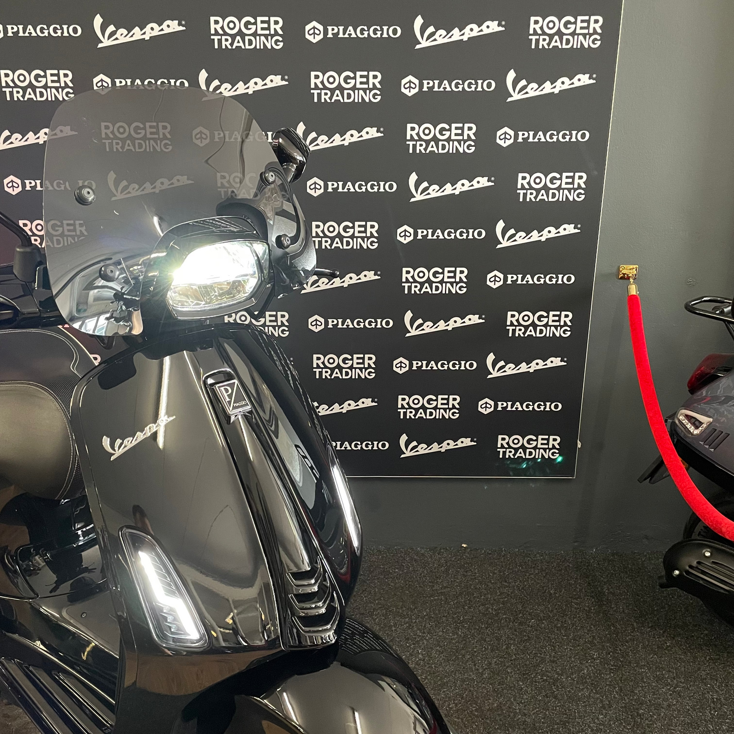 Sym Mio 50i - 50 - Scooter léger - 4T E5 - Gris mat -  2021 - 17.454km 1er propriétaire !