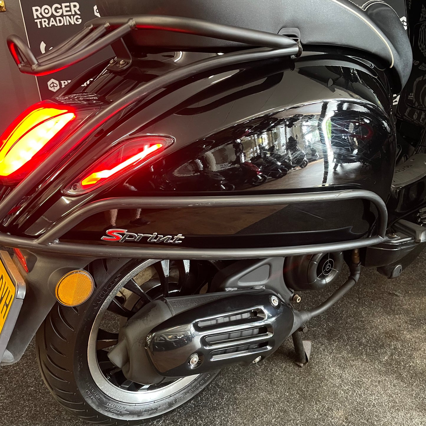 Sym Mio 50i - 50 - Scooter léger - 4T E5 - Gris mat -  2021 - 17.454km 1er propriétaire !