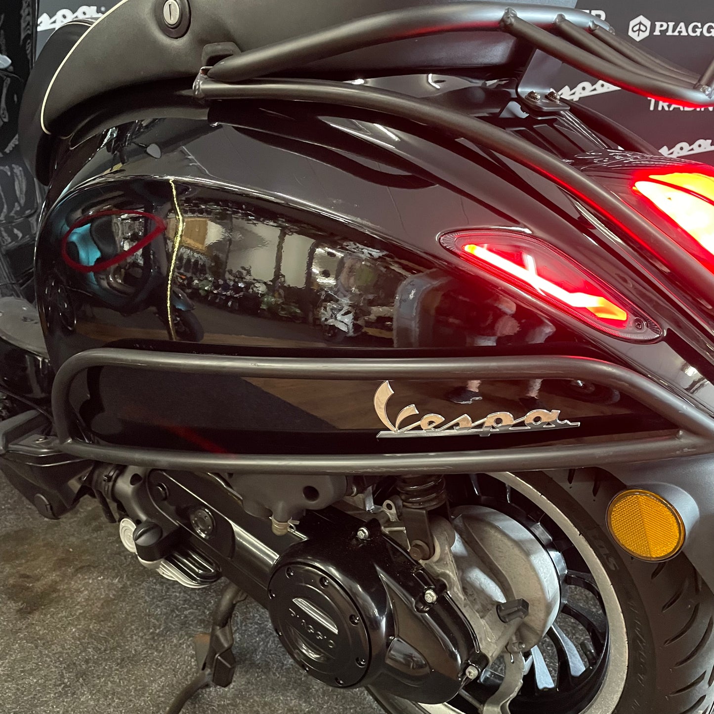 Sym Mio 50i - 50 - Scooter léger - 4T E5 - Gris mat -  2021 - 17.454km 1er propriétaire !