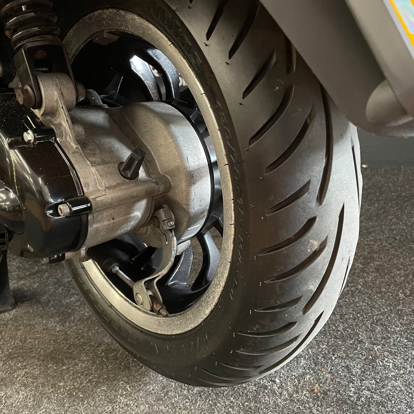 Sym Mio 50i - 50 - Scooter léger - 4T E5 - Gris mat -  2021 - 17.454km 1er propriétaire !