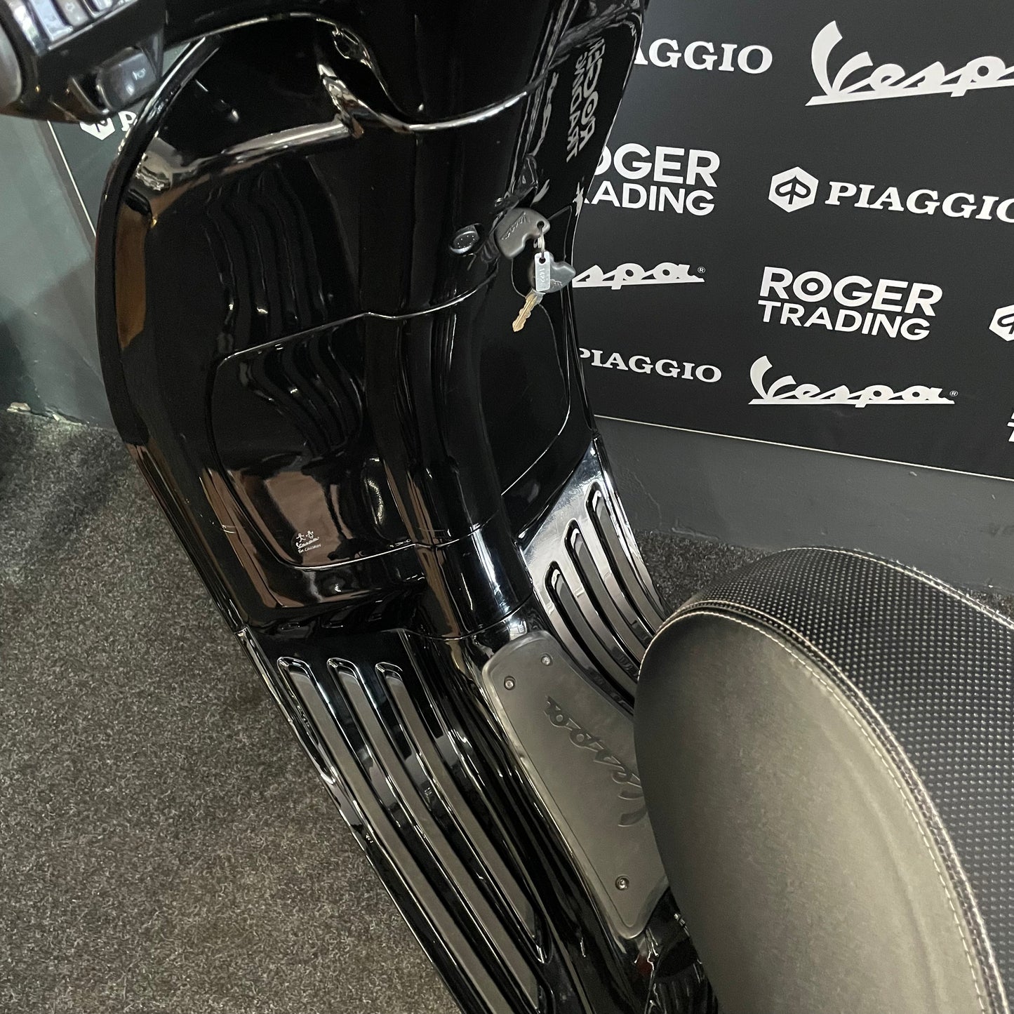 Sym Mio 50i - 50 - Scooter léger - 4T E5 - Gris mat -  2021 - 17.454km 1er propriétaire !