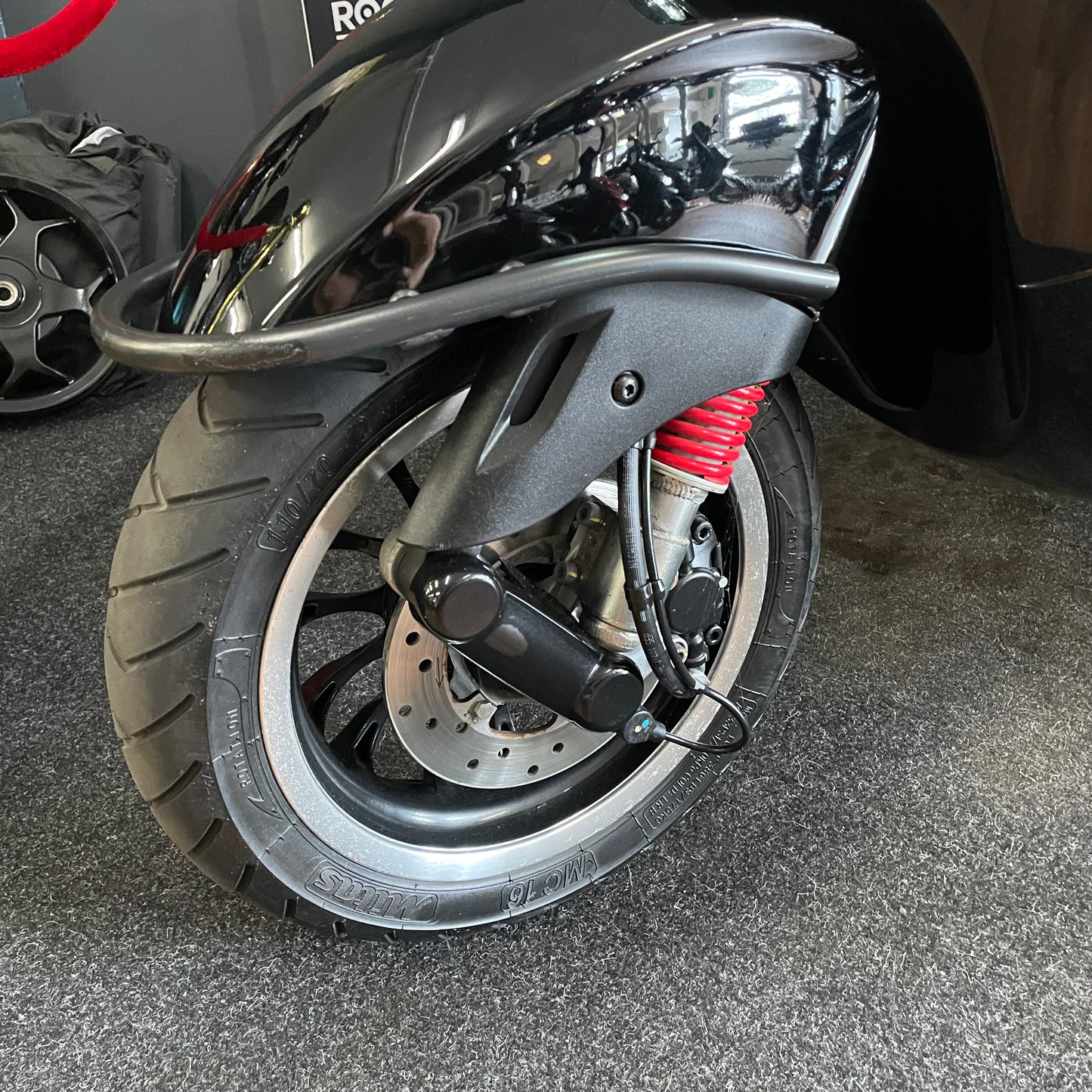 Sym Mio 50i - 50 - Scooter léger - 4T E5 - Gris mat -  2021 - 17.454km 1er propriétaire !