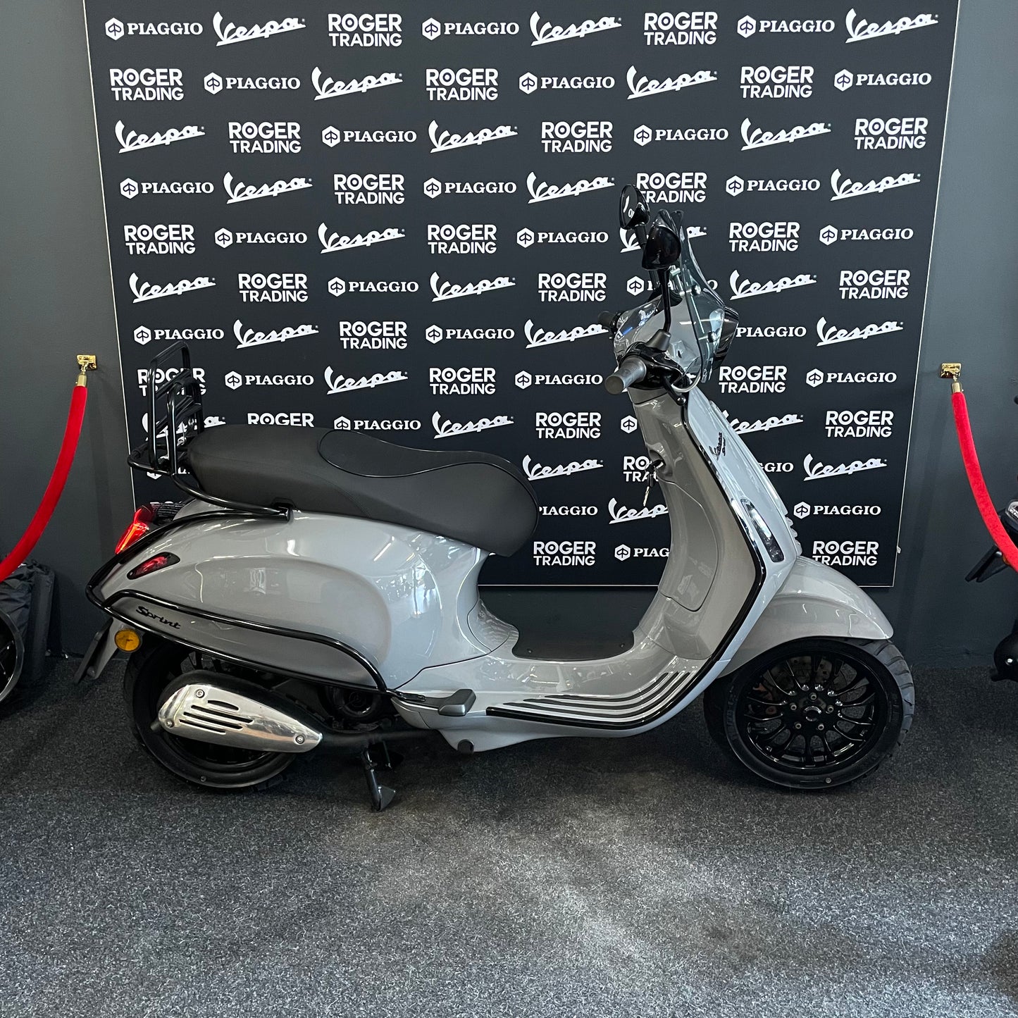 Vespa Sprint - 50 - Brom - 4T 2V - Nardo Grey - 2017 - 1e eigenaar!