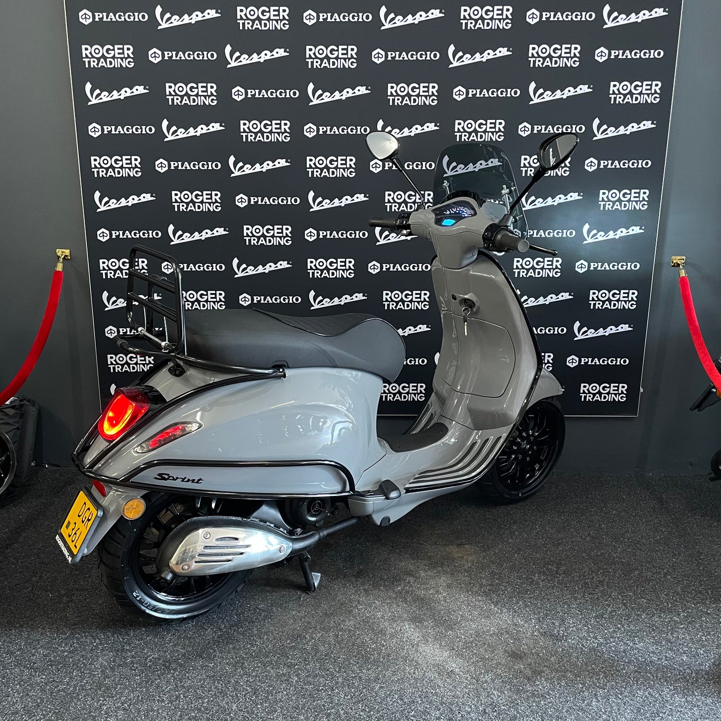 Vespa Sprint - 50 - Brom - 4T 2V - Nardo Grey - 2017 - 1e eigenaar!
