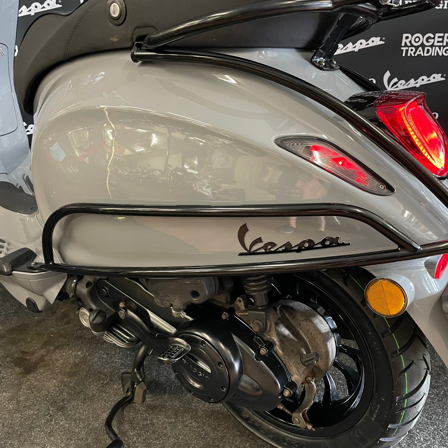 Vespa Sprint - 50 - Brom - 4T 2V - Nardo Grey - 2017 - 1e eigenaar!