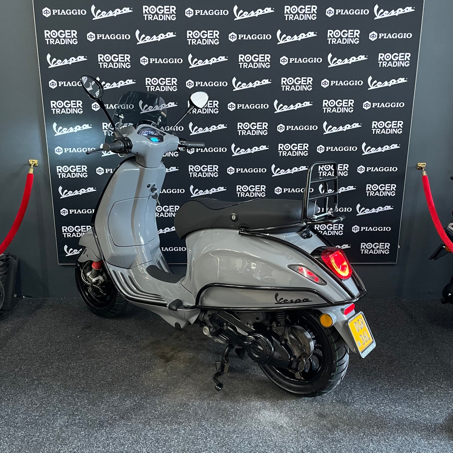 Vespa Sprint - 50 - Brom - 4T 2V - Nardo Grey - 2017 - 1e eigenaar!