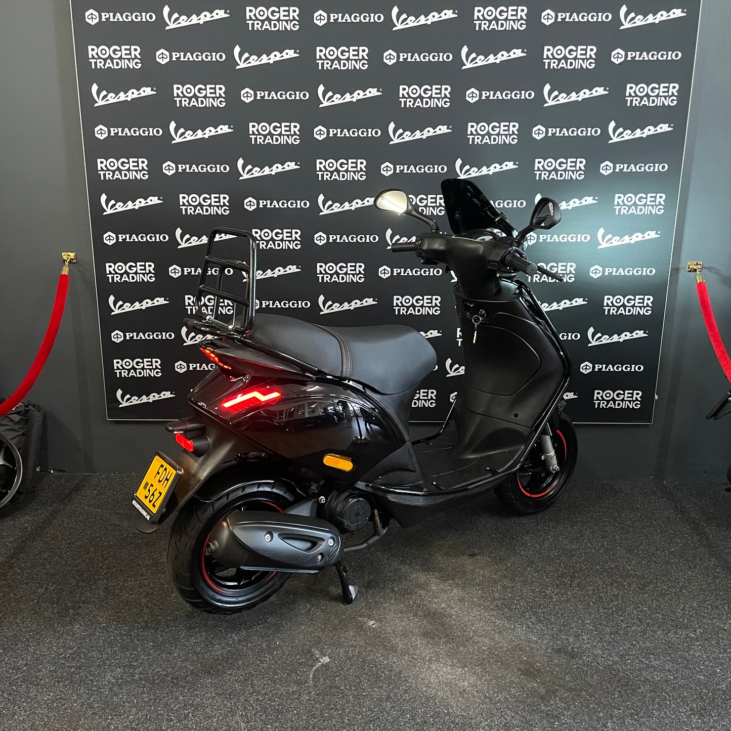 Piaggio Zip - 50 - Brom - 4T E4 - 2020 - Glans zwart - 4.692km - Malossi
