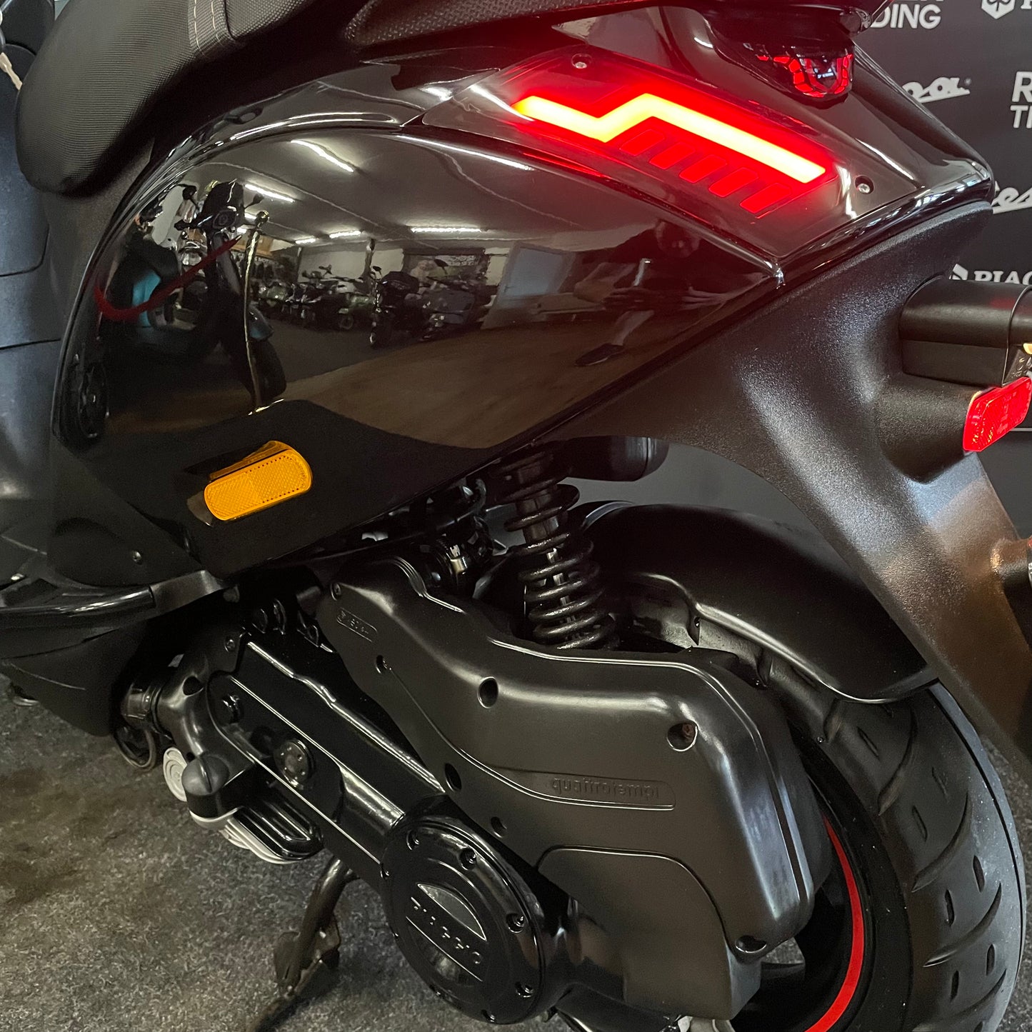 Piaggio Zip - 50 - Brom - 4T E4 - 2020 - Glans zwart - 4.692km - Malossi
