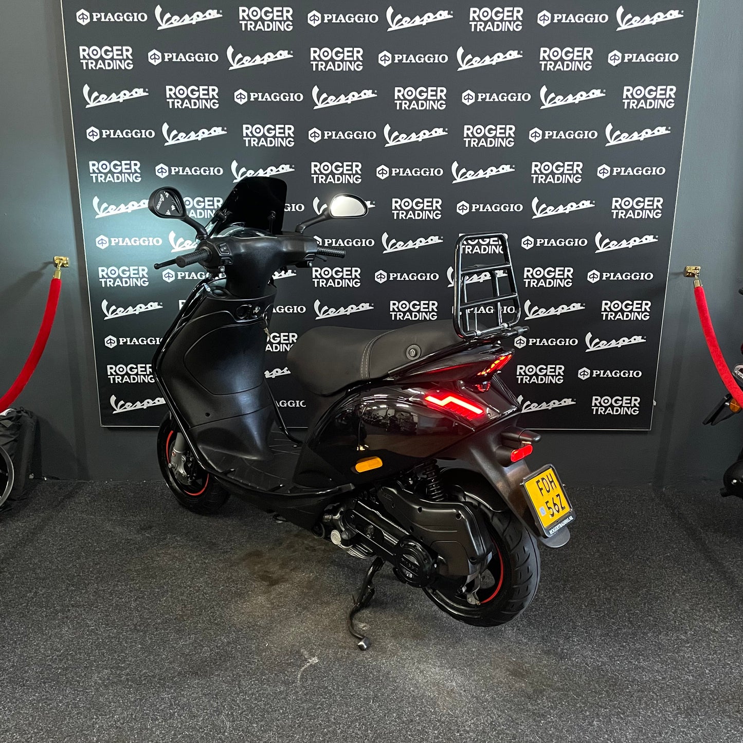 Piaggio Zip - 50 - Brom - 4T E4 - 2020 - Glans zwart - 4.692km - Malossi