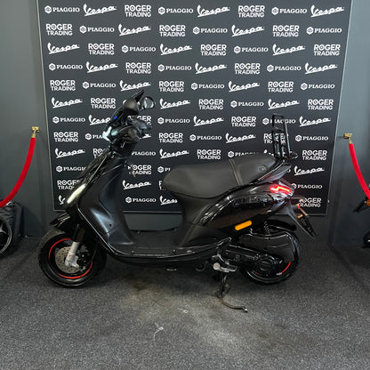 Piaggio Zip - 50 - Brom - 4T E4 - 2020 - Glans zwart - 4.692km - Malossi