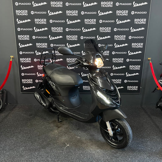 Piaggio Zip - 50 - Brom - 4T 2V - 2014 - Glans zwart - 1.797km !! NIEUWSTAAT !!