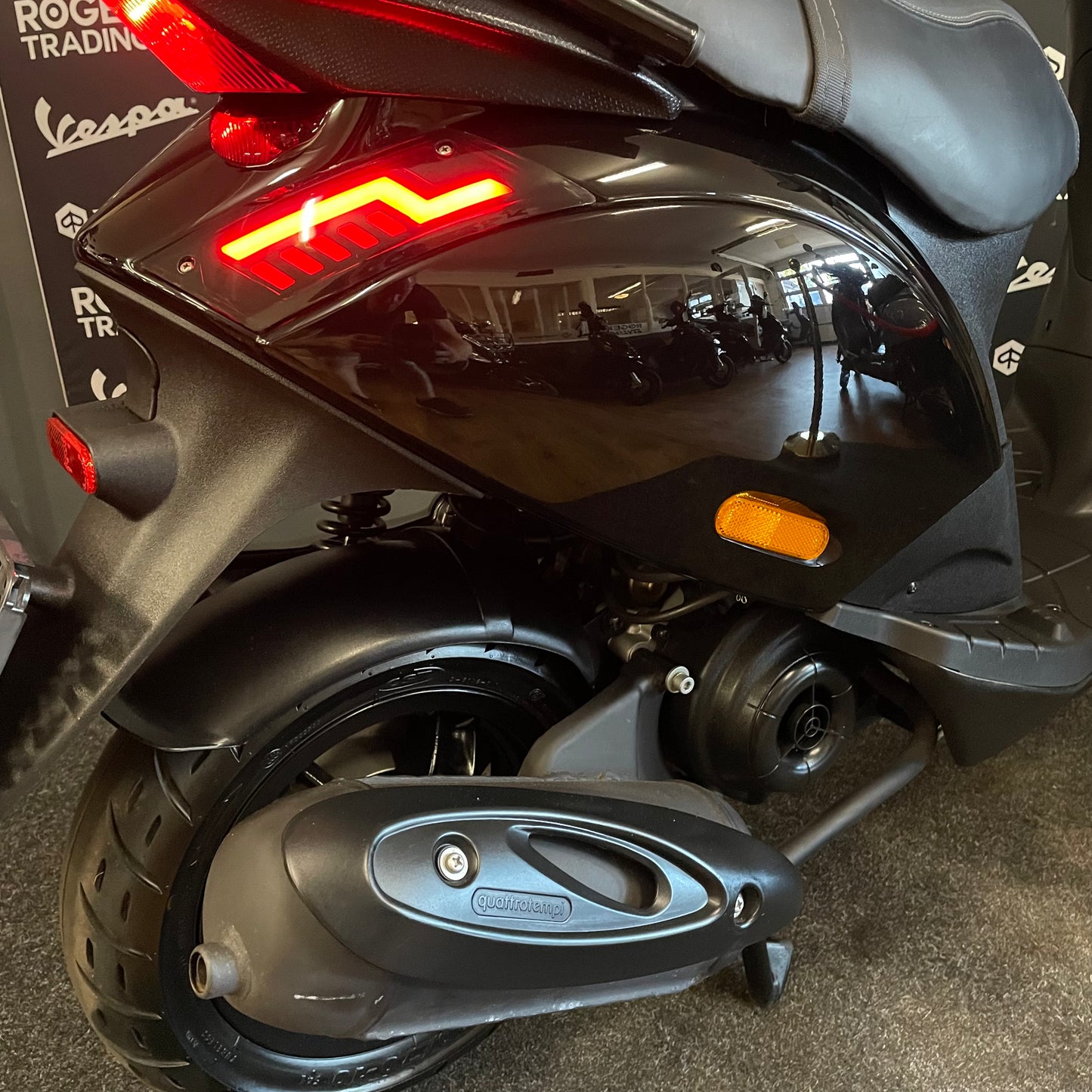 Piaggio Zip - 50 - Brom - 4T 2V - 2014 - Glans zwart - 1.797km !! NIEUWSTAAT !!