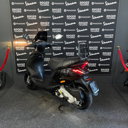 Piaggio Zip - 50 - Brom - 4T 2V - 2014 - Glans zwart - 1.797km !! NIEUWSTAAT !!