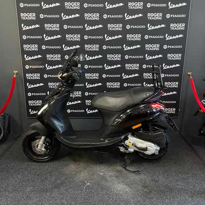 Piaggio Zip - 50 - Brom - 4T 2V - 2014 - Glans zwart - 1.797km !! NIEUWSTAAT !!