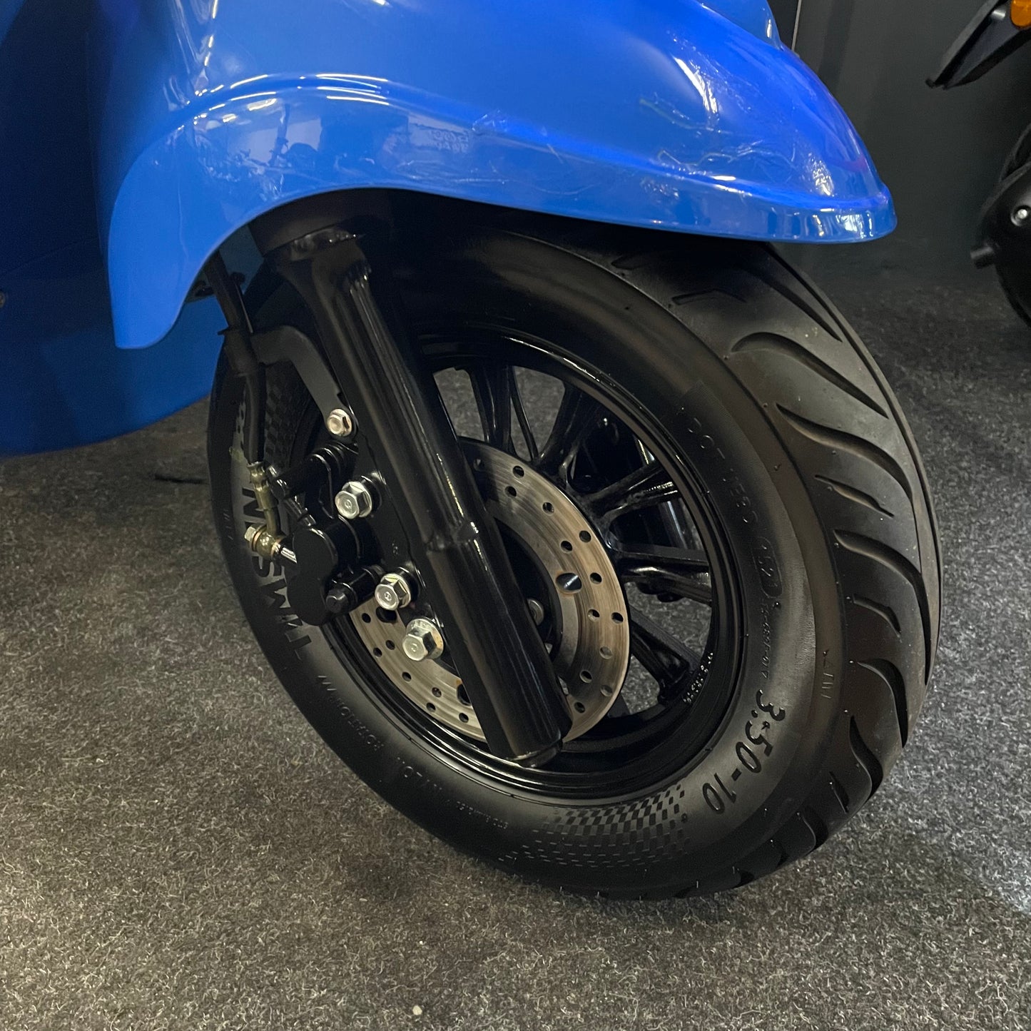 GTS Bravo - 50 - Snor - 4T E5 - 2022 - Grado Blue - 6.435km - 1e eigenaar