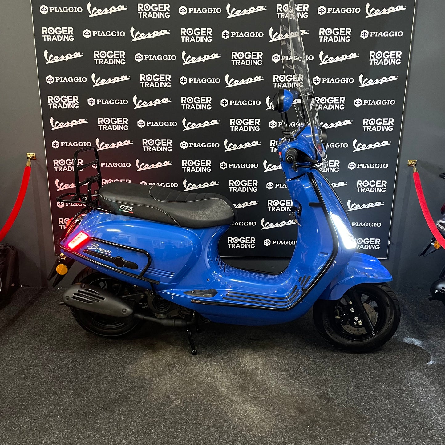 GTS Bravo - 50 - Snor - 4T E5 - 2022 - Grado Blue - 6.435km - 1e eigenaar