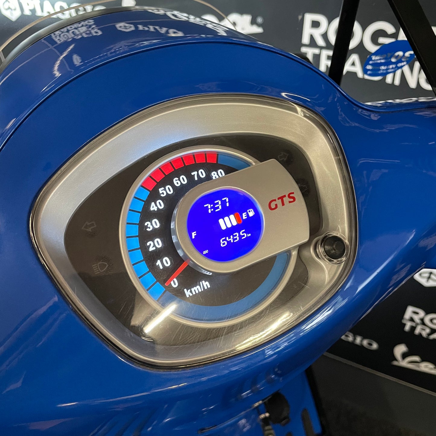 GTS Bravo - 50 - Snor - 4T E5 - 2022 - Grado Blue - 6.435km - 1e eigenaar