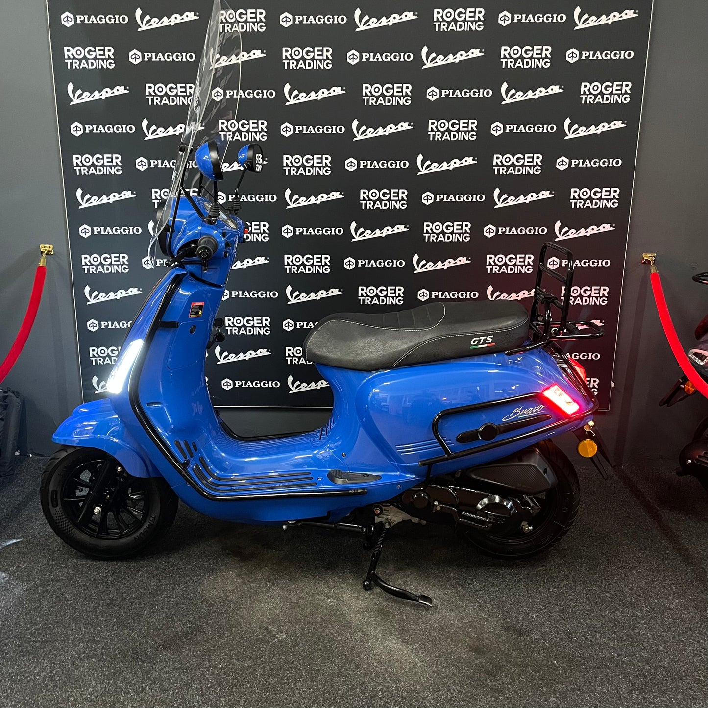 GTS Bravo - 50 - Snor - 4T E5 - 2022 - Grado Blue - 6.435km - 1e eigenaar