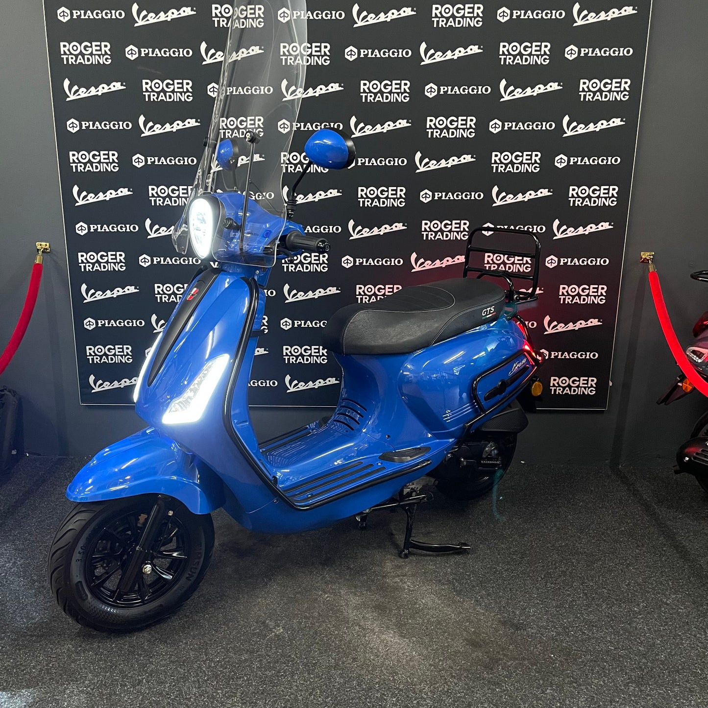 GTS Bravo - 50 - Snor - 4T E5 - 2022 - Grado Blue - 6.435km - 1e eigenaar