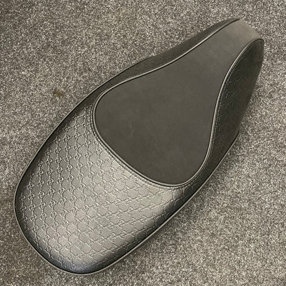 SELLE PASSAGER : style Gucci pour Vespa Sprint/Primavera – modèles 2013-2023