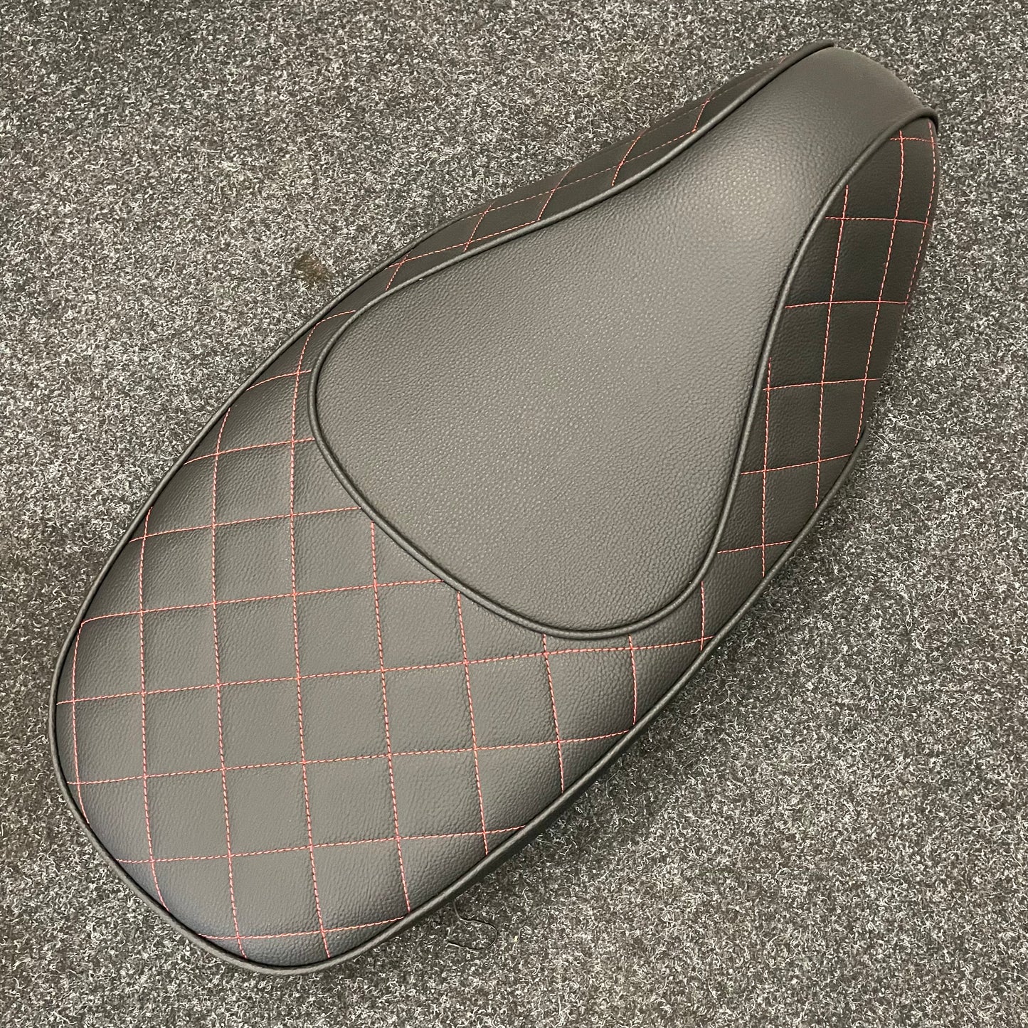 OUTLET: Buddyseat Bentley look - Vespa Sprint/Primavera - 2013-2023 modellen