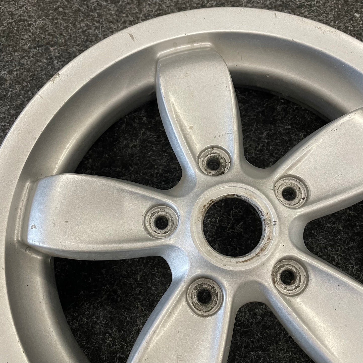 OUTLET: Vorderrad Vespa Primavera 11 Zoll - für Felge