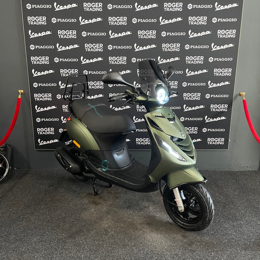 Piaggio Zip - 50 - Brom - 4T E5 - 2023 - Huracan Green - 10.607km MEGA DEAL!!