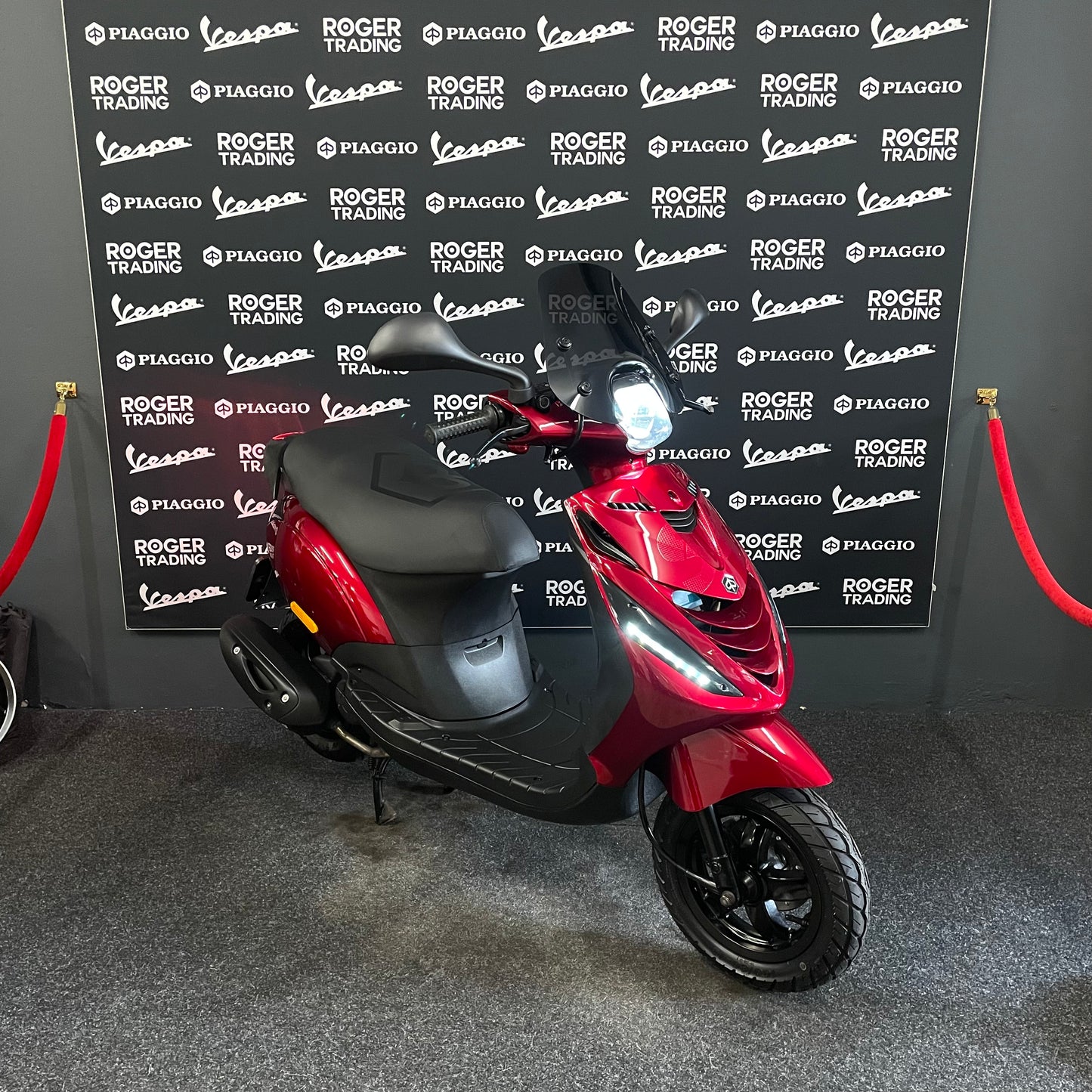 Piaggio Zip - 50 - Brom - 4T E4 - 2019 - Candy Red - 16.193km ACTIE PRIJS