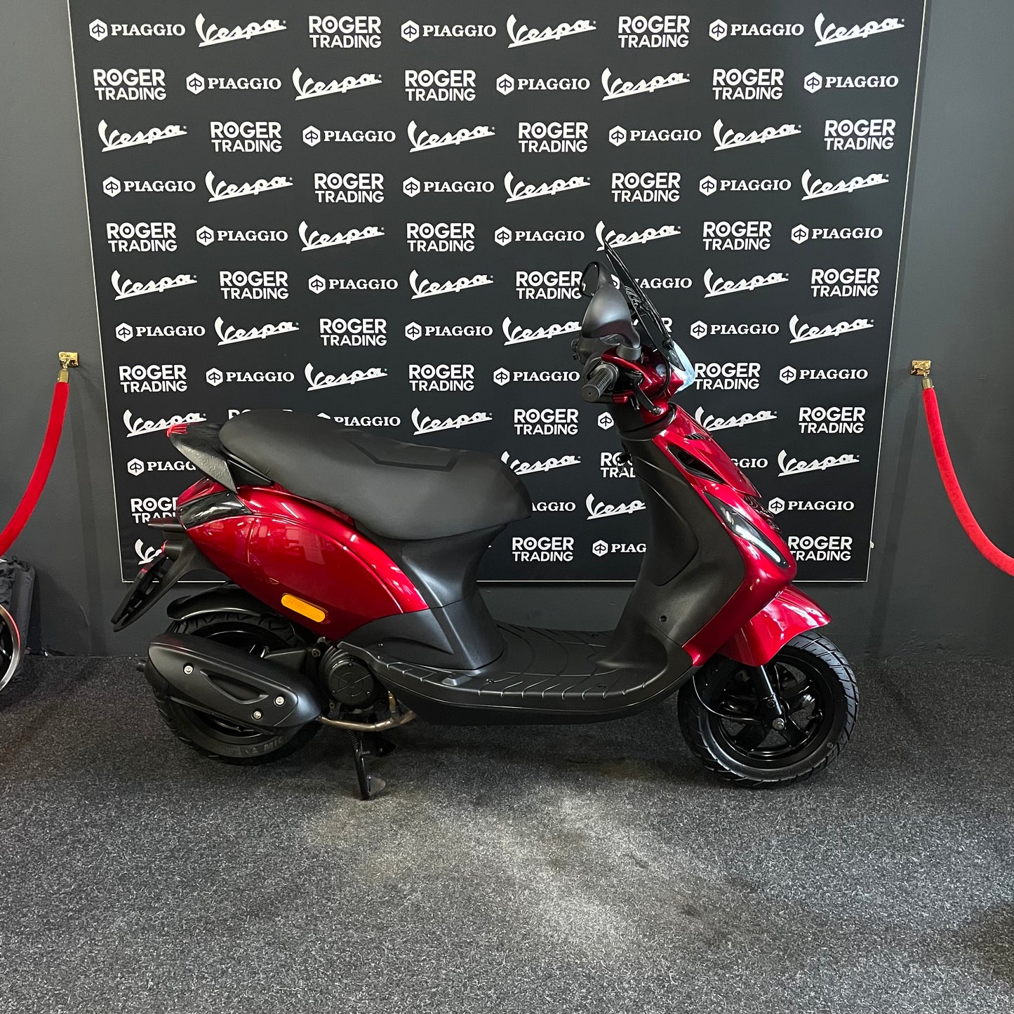 Piaggio Zip - 50 - Brom - 4T E4 - 2019 - Candy Red - 16.193km ACTIE PRIJS