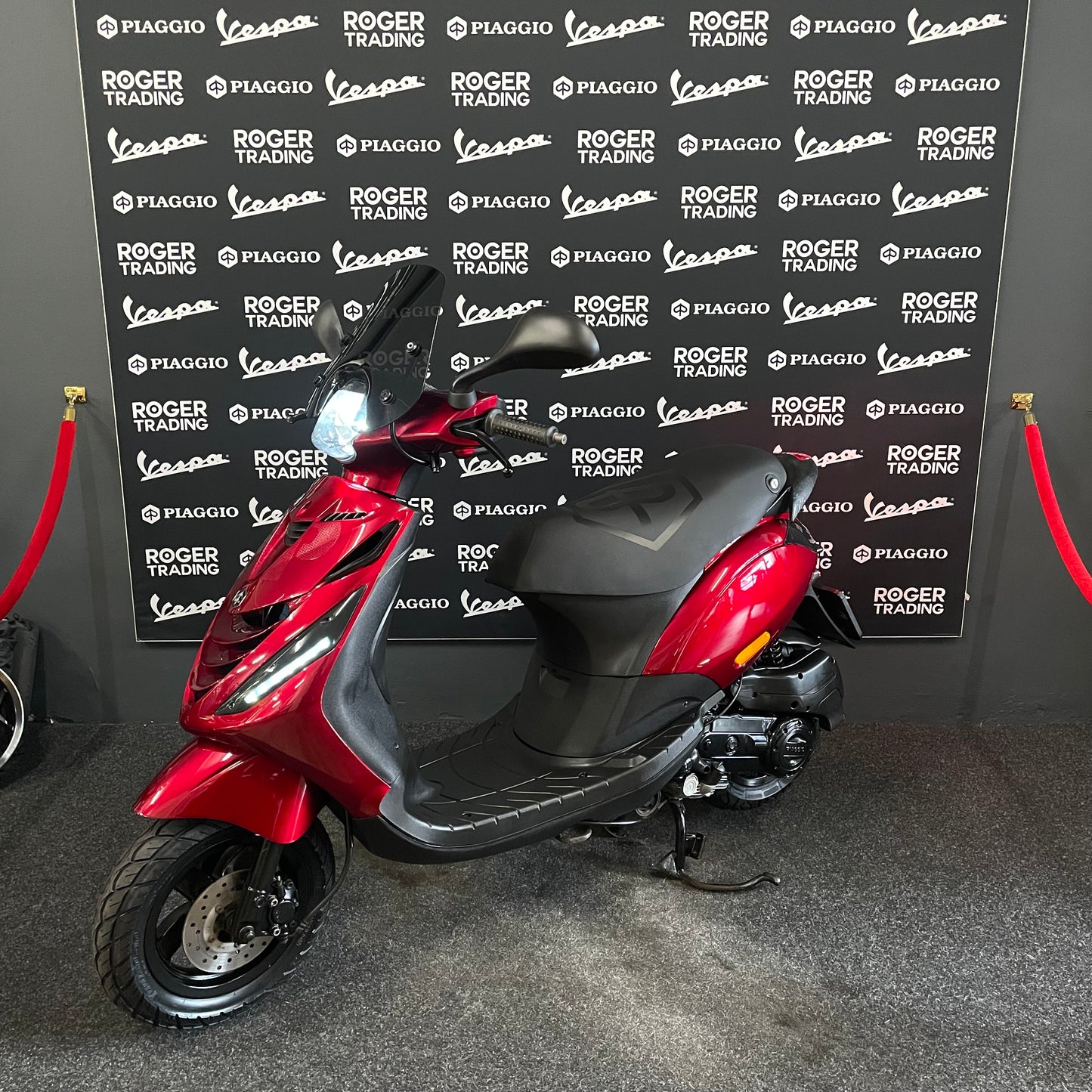Piaggio Zip - 50 - Brom - 4T E4 - 2019 - Candy Red - 16.193km ACTIE PRIJS