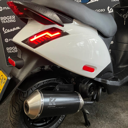 Piaggio Zip - 50 - Brom - 4T E5 - 2022 - Glans Wit - Opbouw Deal! - Malossi