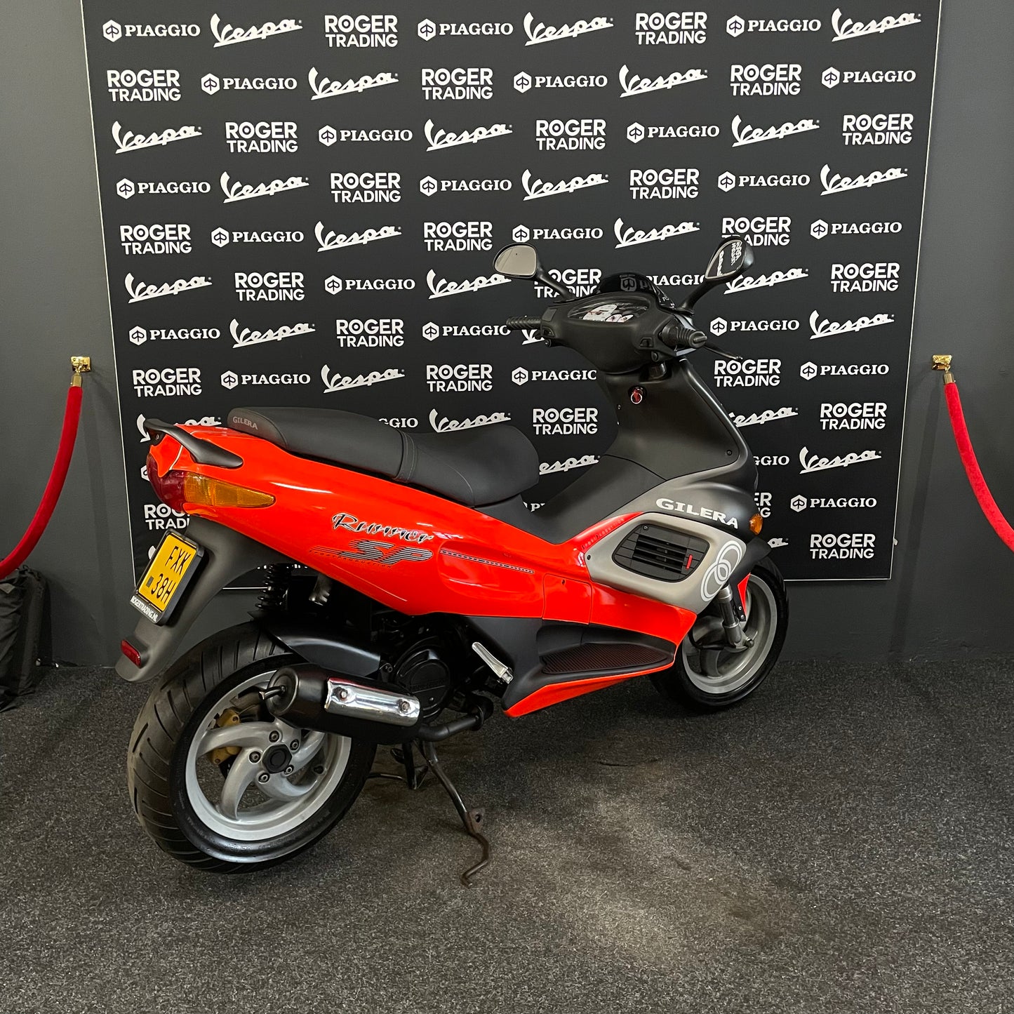 Gilera Runner - 50 - Brom - 2-takt - 1999 - Fluo Rosso - Nieuwstaat!! Zeldzame uitvoering
