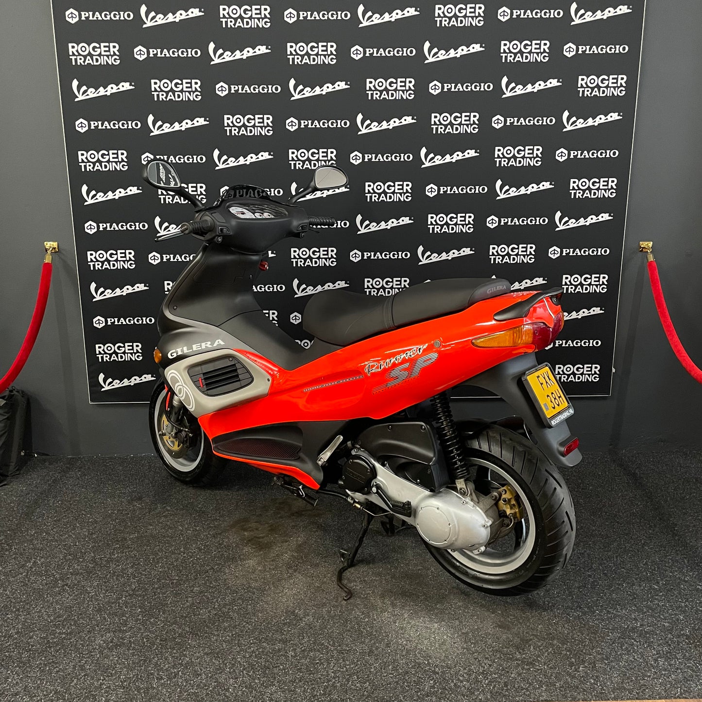 Gilera Runner - 50 - Brom - 2-takt - 1999 - Fluo Rosso - Nieuwstaat!! Zeldzame uitvoering