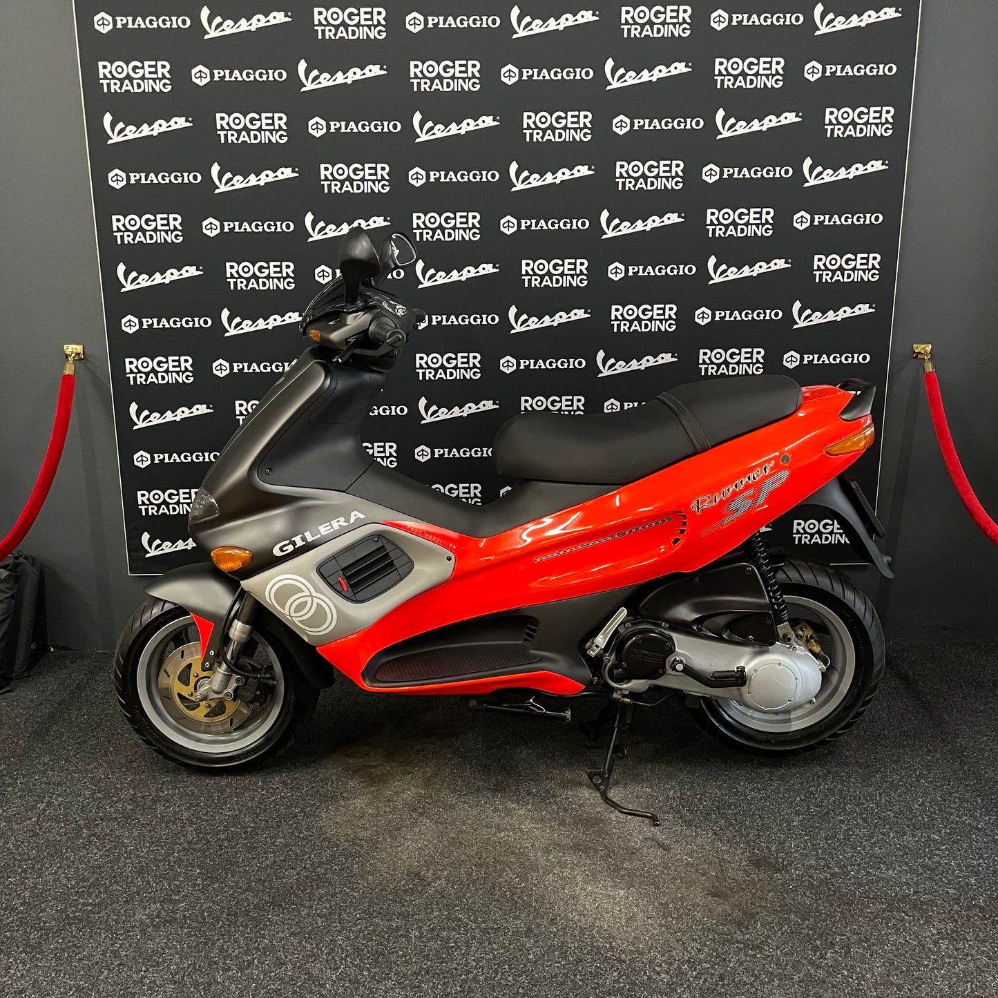 Gilera Runner - 50 - Brom - 2-takt - 1999 - Fluo Rosso - Nieuwstaat!! Zeldzame uitvoering