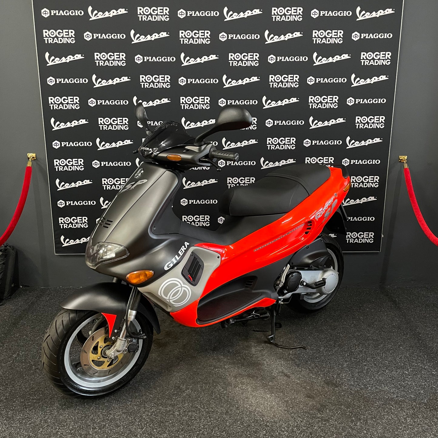 Gilera Runner - 50 - Brom - 2-takt - 1999 - Fluo Rosso - Nieuwstaat!! Zeldzame uitvoering