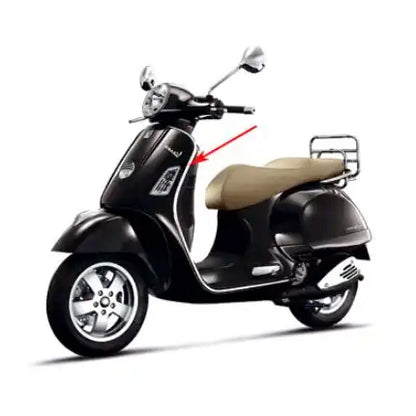 Sierstrip Beenschild - Links - Vespa GT / GTS / GTV modellen tot bouwjaar 2019 - Chrome -  577180