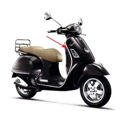 Sierstrip Beenschild - Rechts - Vespa GT / GTS / GTV modellen tot bouwjaar 2019 - Chrome -  577181