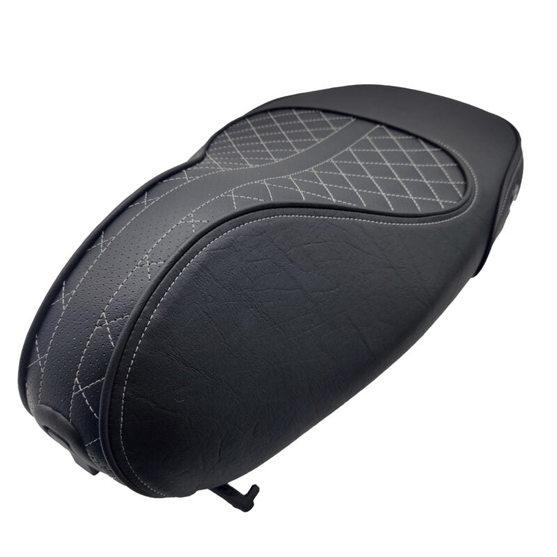 Maßgefertigter Sattel – Audi SQ8-Muster – Sprint / Primavera