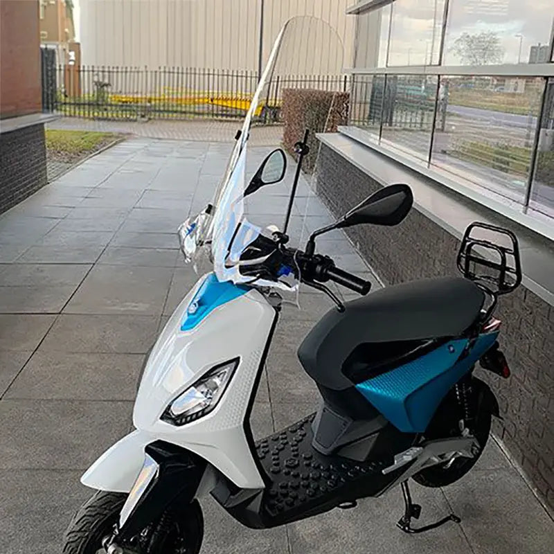 Hohe Windschutzscheibe für den Piaggio 1 (One) Elektroroller – Rauchglas/Transparent
