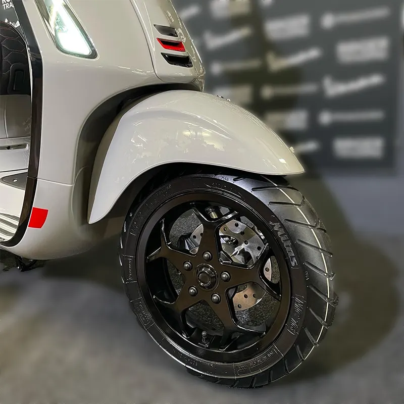 Lamborghini / MP3 style velgen set Vespa Sprint / Primavera - 50cc modellen met trommelrem achter