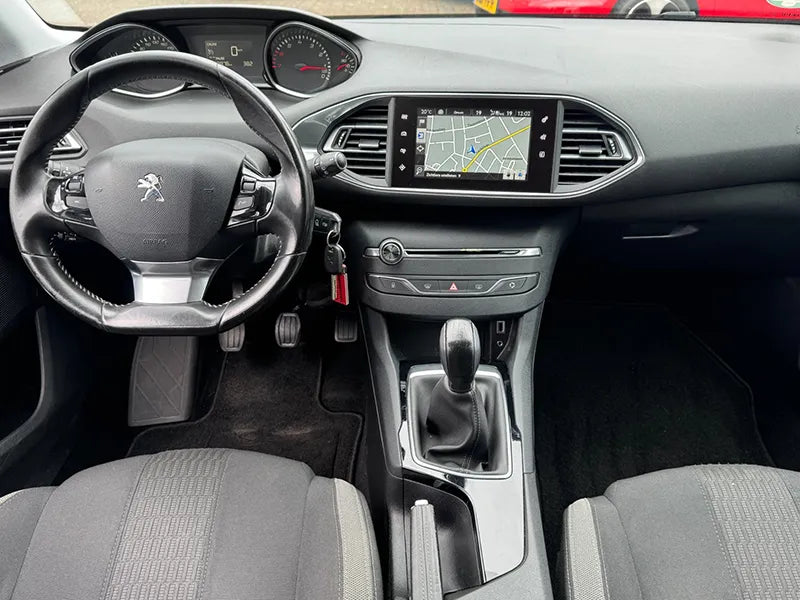 Peugeot 308 SW 1.2 PureTech Style | Klimaanlage | Tempomat | Anhängerkupplung